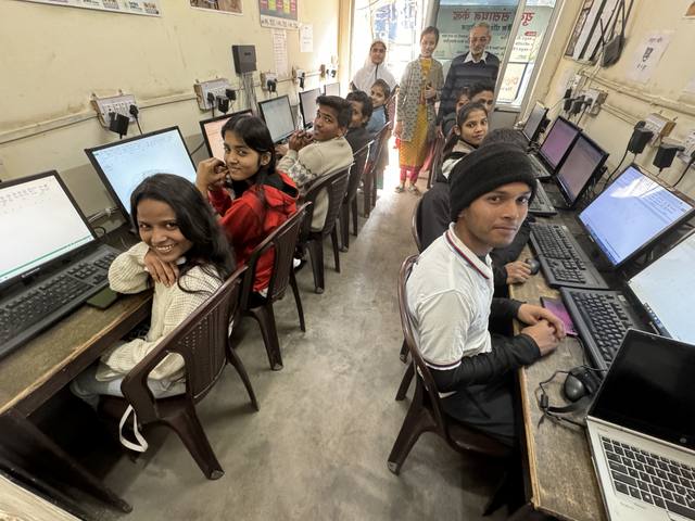 Computerkurs im Youth Resource Centre